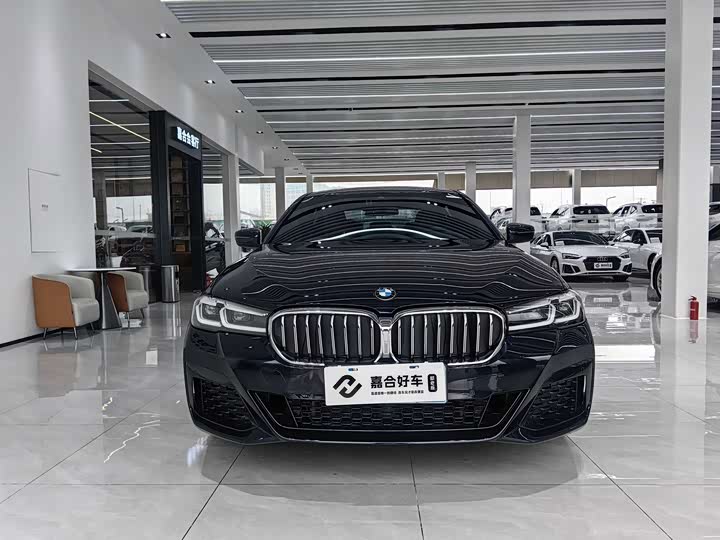 Фото 2 - BMW 5 Series