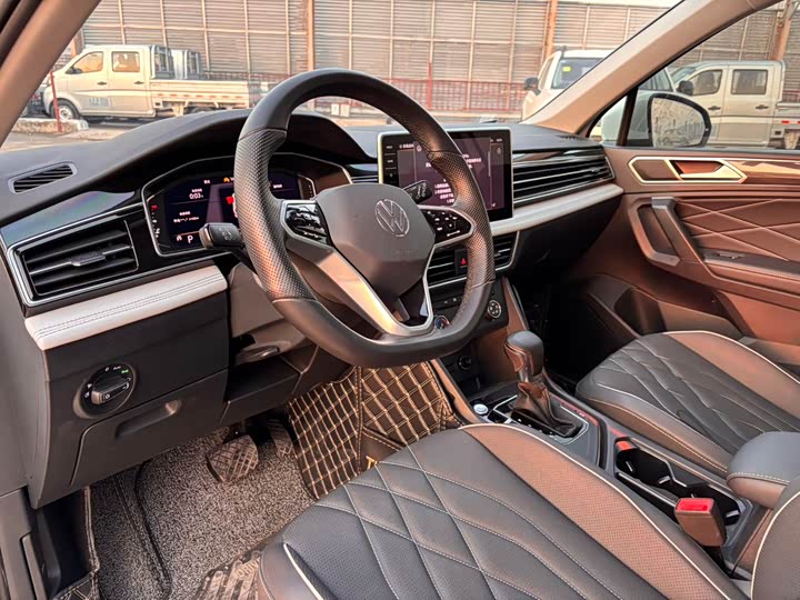 Фото 6 - Volkswagen Tiguan L Pro