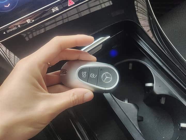 Фото 9 - Mercedes-Benz C-Class