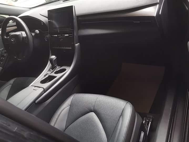 Фото 8 - Toyota Avalon