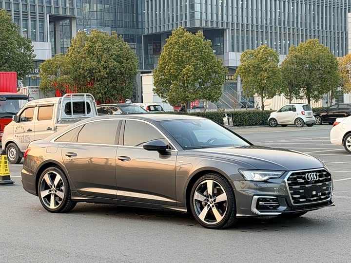 Фото 2 - Audi A6L