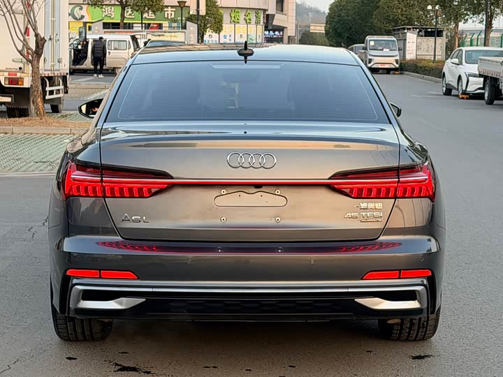 Фото 5 - Audi A6L