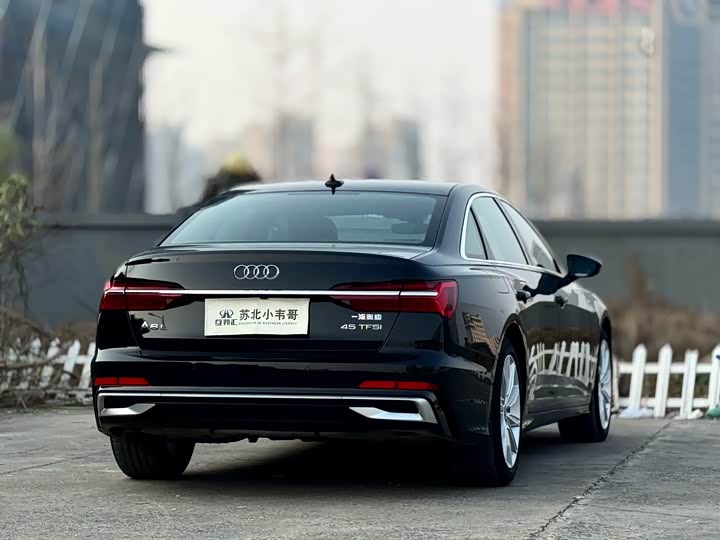 Фото 4 - Audi A6L