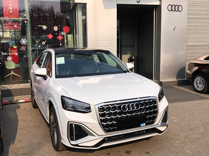 Фото 2 - Audi Q2L