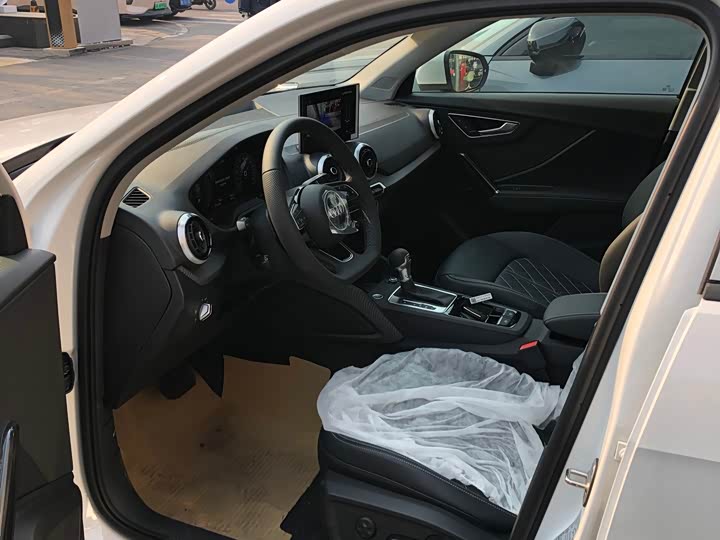 Фото 7 - Audi Q2L