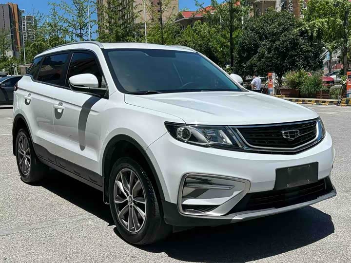 Фото 2 - Geely Atlas