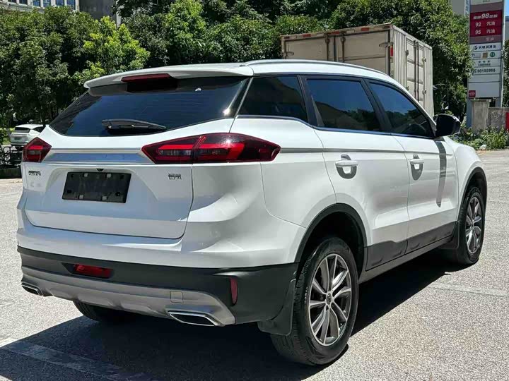 Фото 6 - Geely Atlas