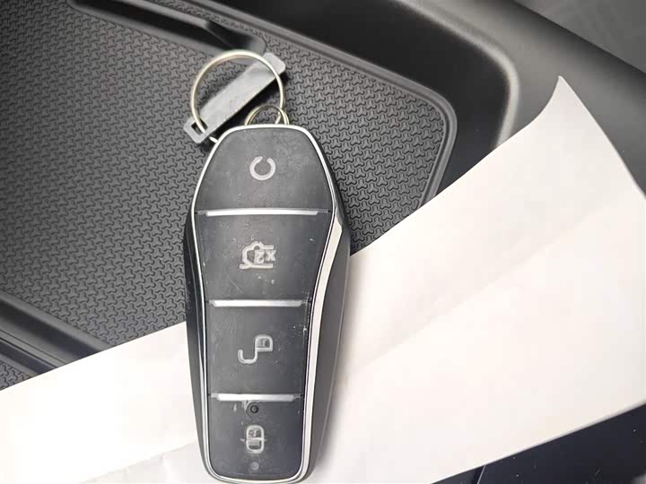 Фото 9 - BYD Qin Plus