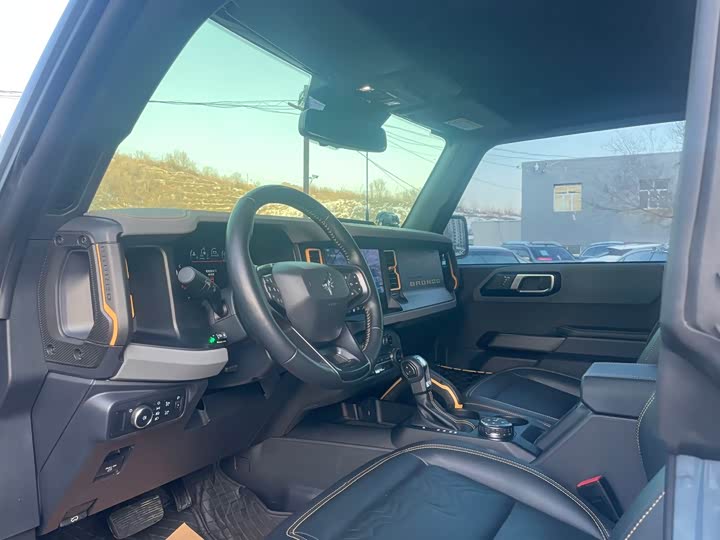 Фото 4 - Ford Bronco