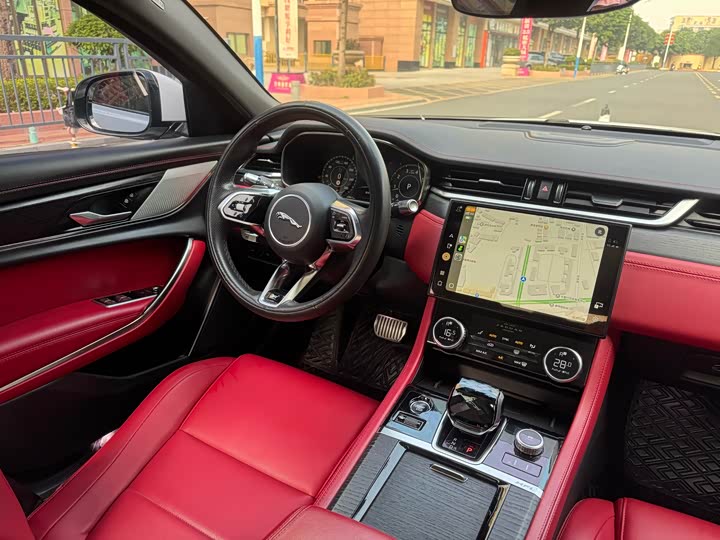 Фото 7 - Jaguar XF L