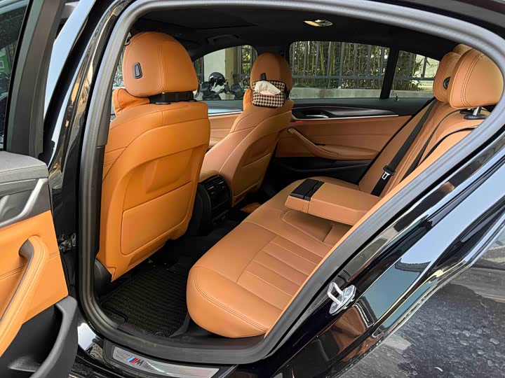 Фото 3 - BMW 5 Series