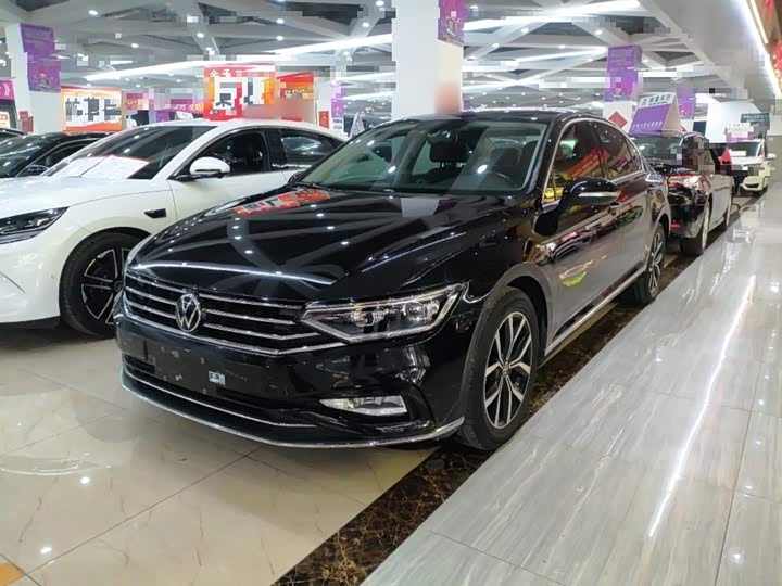 Фото 1 - Volkswagen Magotan