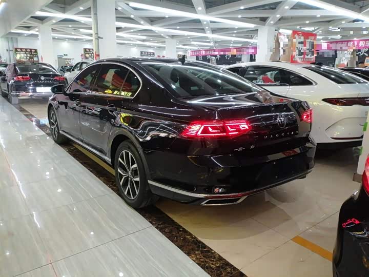 Фото 5 - Volkswagen Magotan