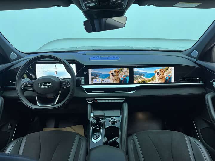 Фото 9 - Geely Monjaro