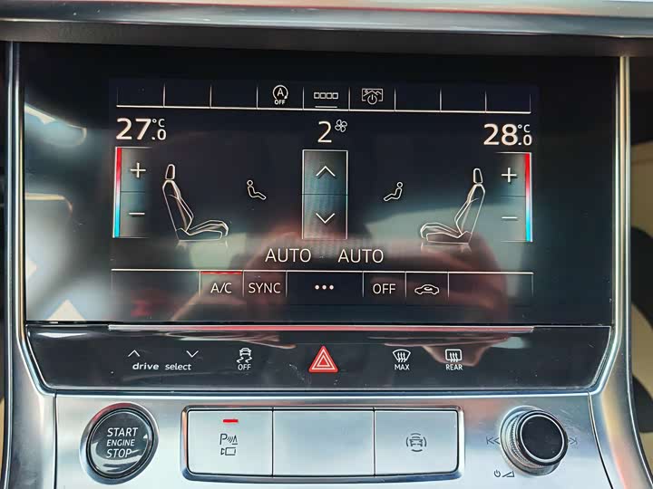 Фото 7 - Audi A6L