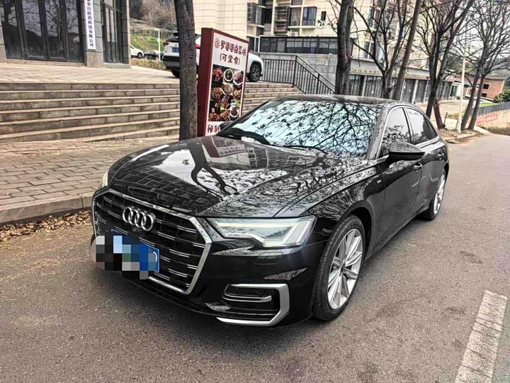 Фото 1 - Audi A6L