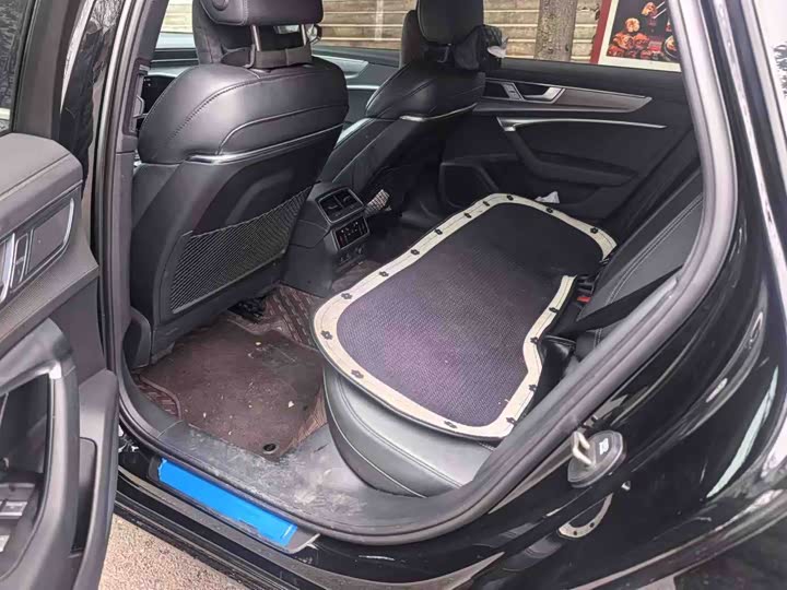 Фото 4 - Audi A6L