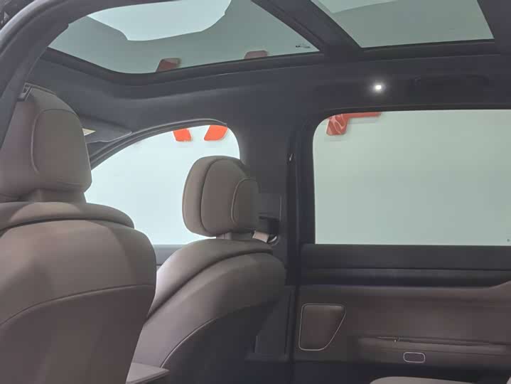 Фото 8 - Nio ES8