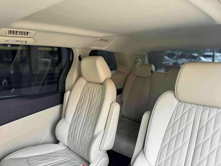 Фото 9 - Buick GL8 ES