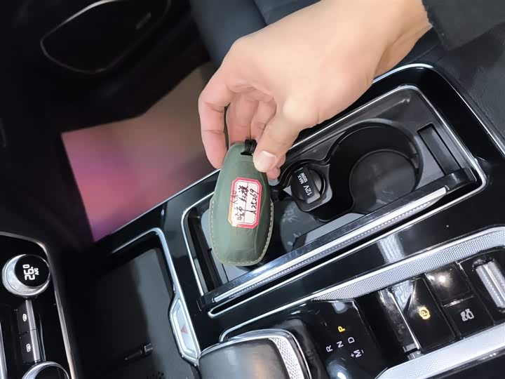 Фото 9 - Hongqi HS5