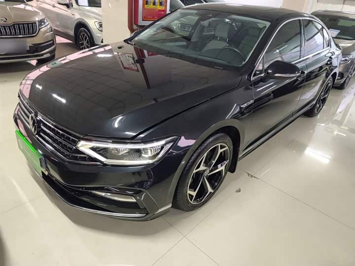 Фото 1 - Volkswagen Magotan