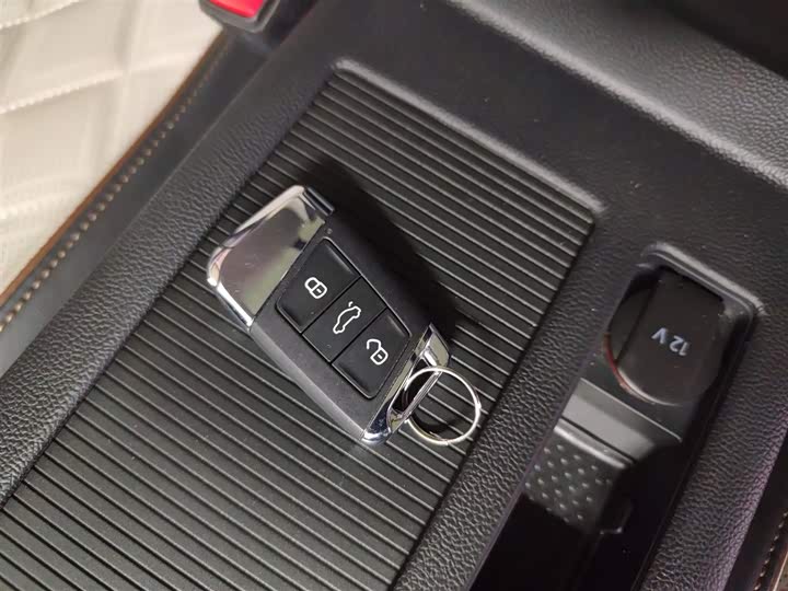 Фото 9 - Volkswagen Magotan