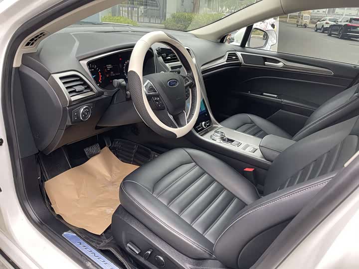 Фото 4 - Ford Mondeo