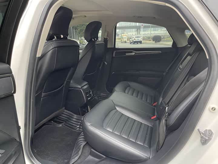 Фото 6 - Ford Mondeo