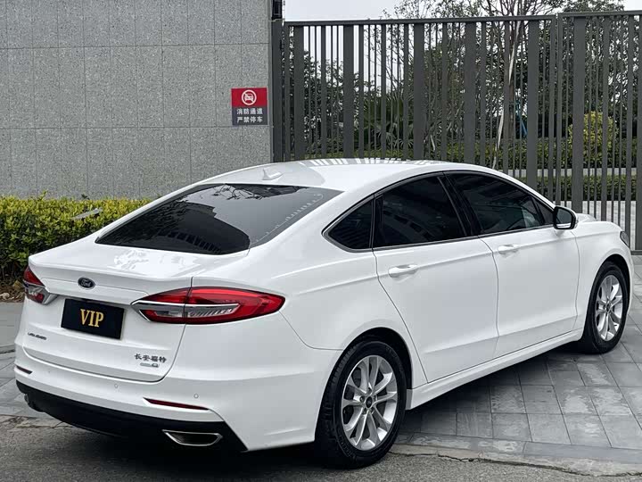 Фото 8 - Ford Mondeo