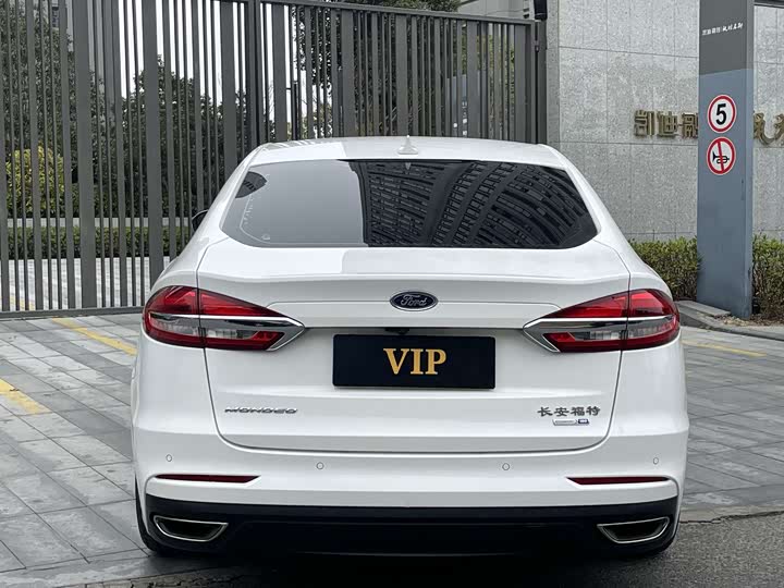 Фото 9 - Ford Mondeo