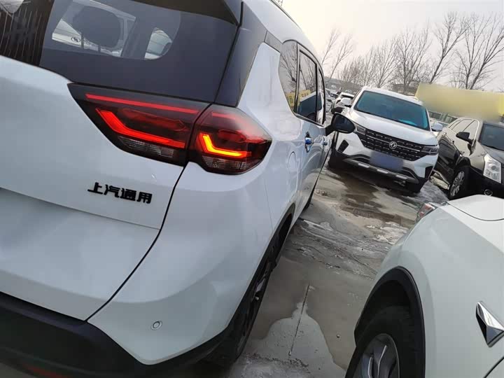 Фото 8 - Chevrolet Orlando