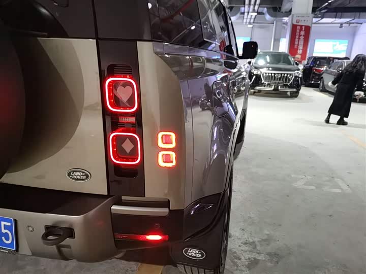 Фото 8 - Land Rover Defender