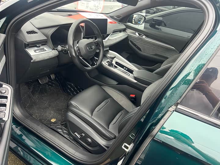 Фото 4 - Geely Preface