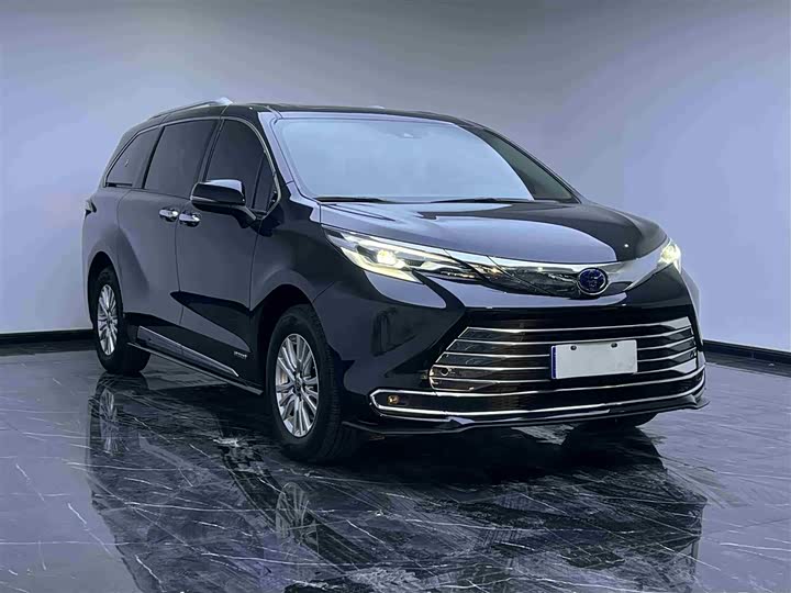 Фото 3 - Toyota Sienna