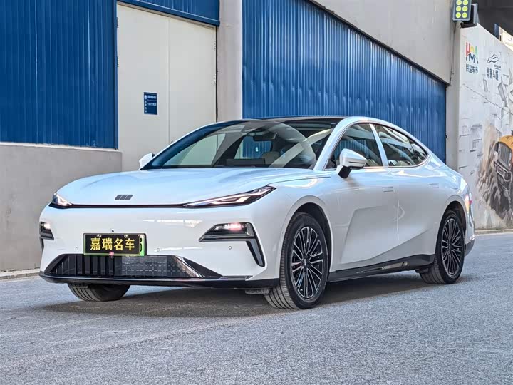 Фото 1 - Geely Galaxy Starshine 8 EM-i