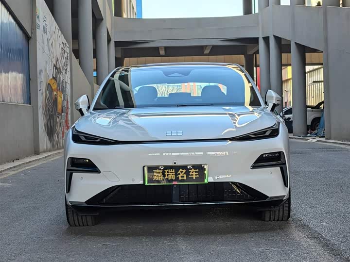 Фото 2 - Geely Galaxy Starshine 8 EM-i