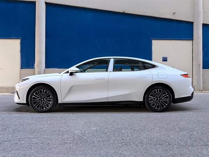 Фото 3 - Geely Galaxy Starshine 8 EM-i