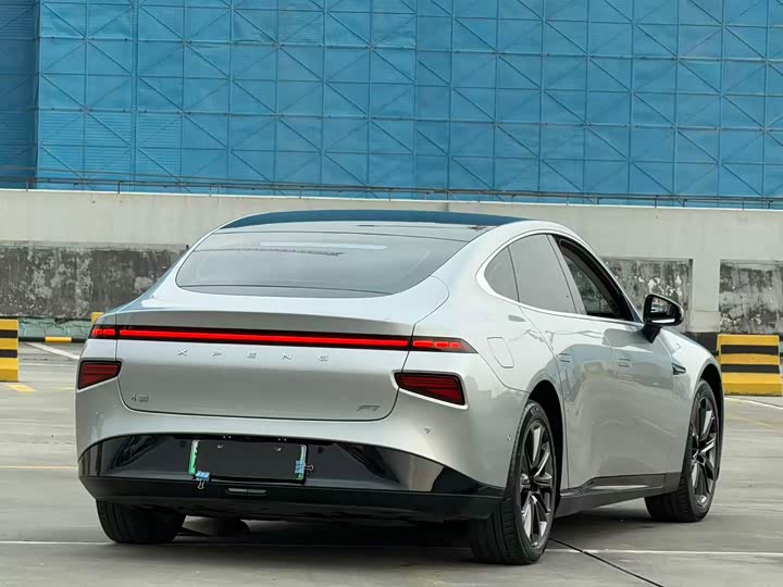 Фото 9 - XPeng P7