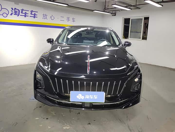 Фото 2 - Hongqi E-QM5