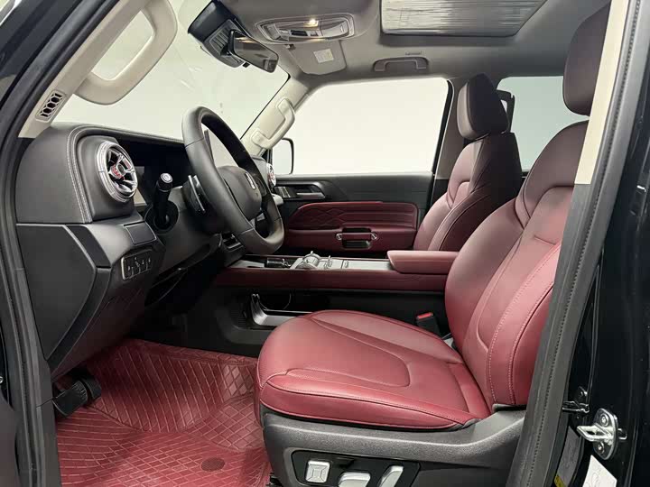 Фото 5 - Tank 300 Hybrid