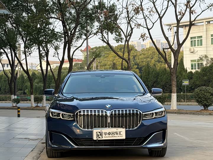 Фото 2 - BMW 7 Series