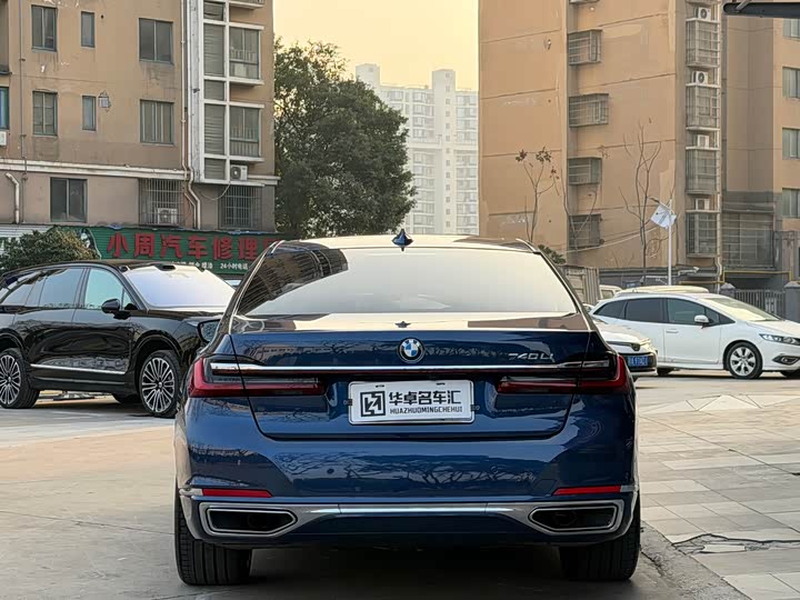 Фото 4 - BMW 7 Series