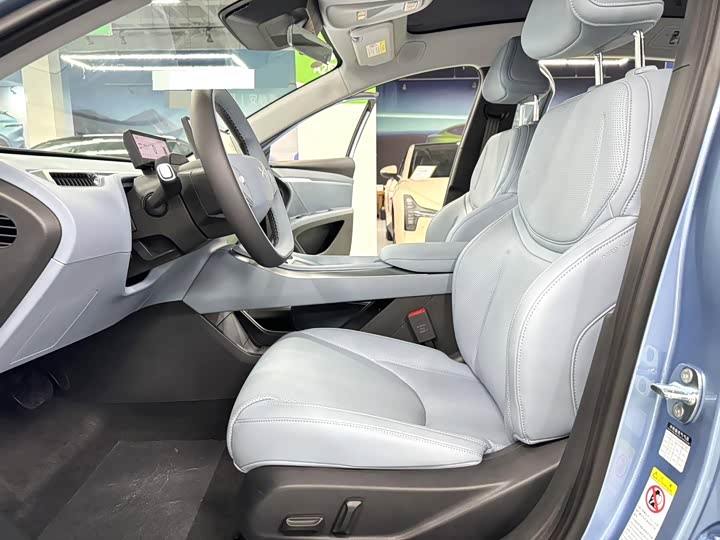 Фото 3 - XPeng Mona M03