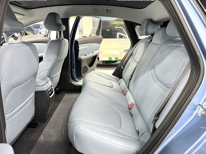 Фото 4 - XPeng Mona M03