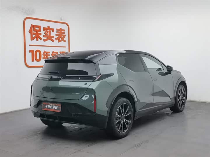 Фото 2 - Zeekr X