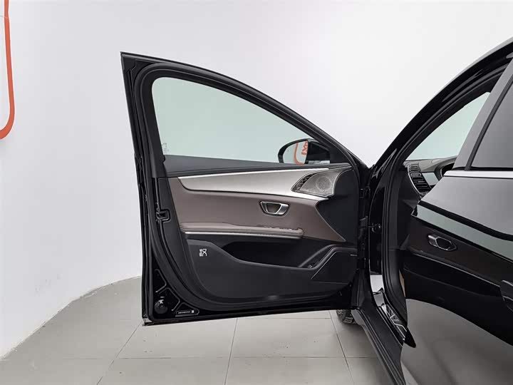 Фото 8 - BYD Han