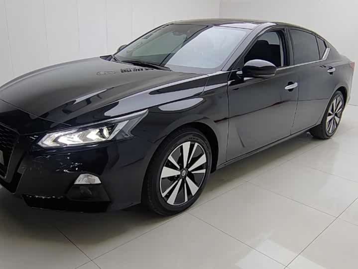 Фото 1 - Nissan Teana