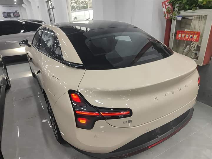 Фото 5 - XPeng Mona M03