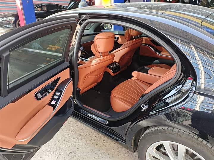 Фото 6 - Mercedes-Benz S-Class