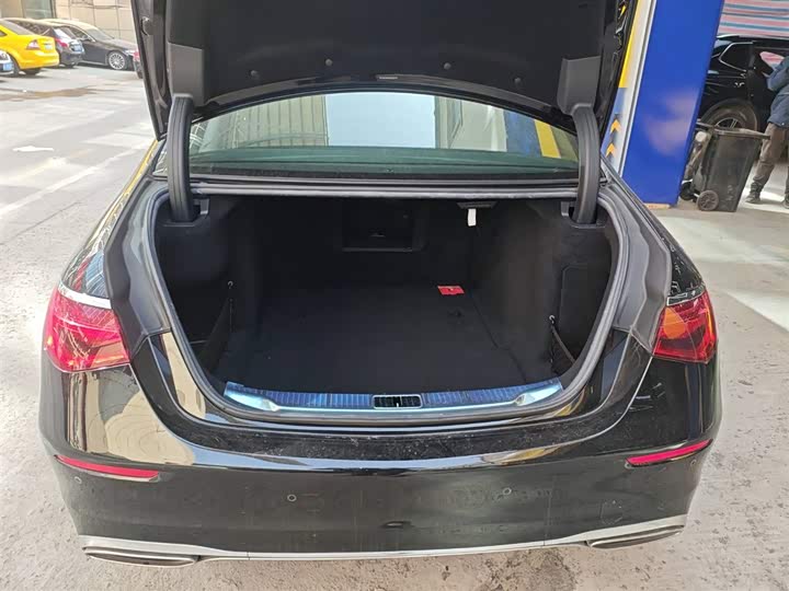 Фото 9 - Mercedes-Benz S-Class